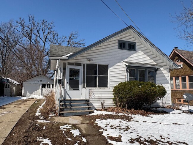 Building Photo - Home for Rent Northwest Rockford
