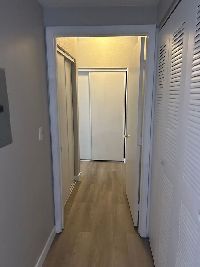 Building Photo - 5650 E. Sahara #1029