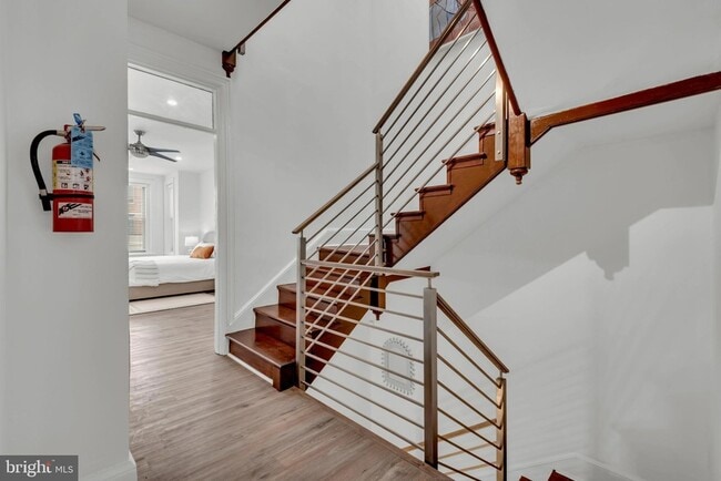 Building Photo - 915 5th St NW