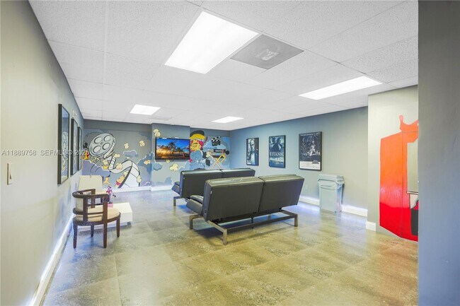 Building Photo - 200 Leslie Dr