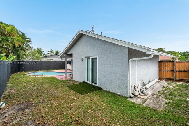 Building Photo - 8250 SW 3rd Pl