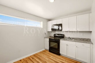 Building Photo - North Fort Myers has 99 Problems but this 1/1 Isn't It!