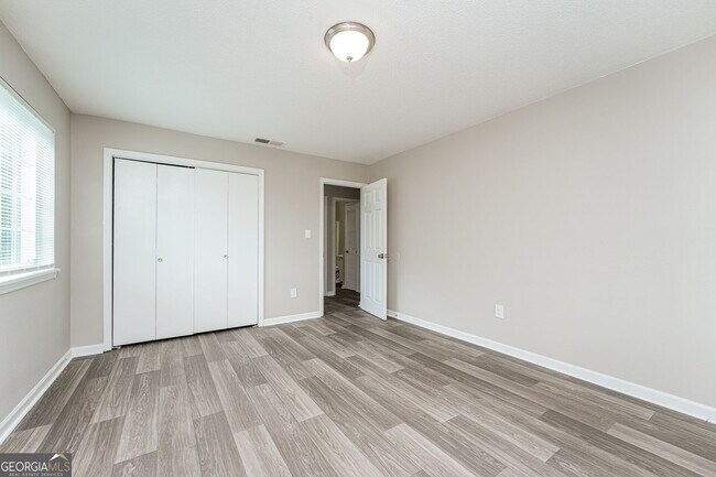 Building Photo - 165 Amethyst Dr