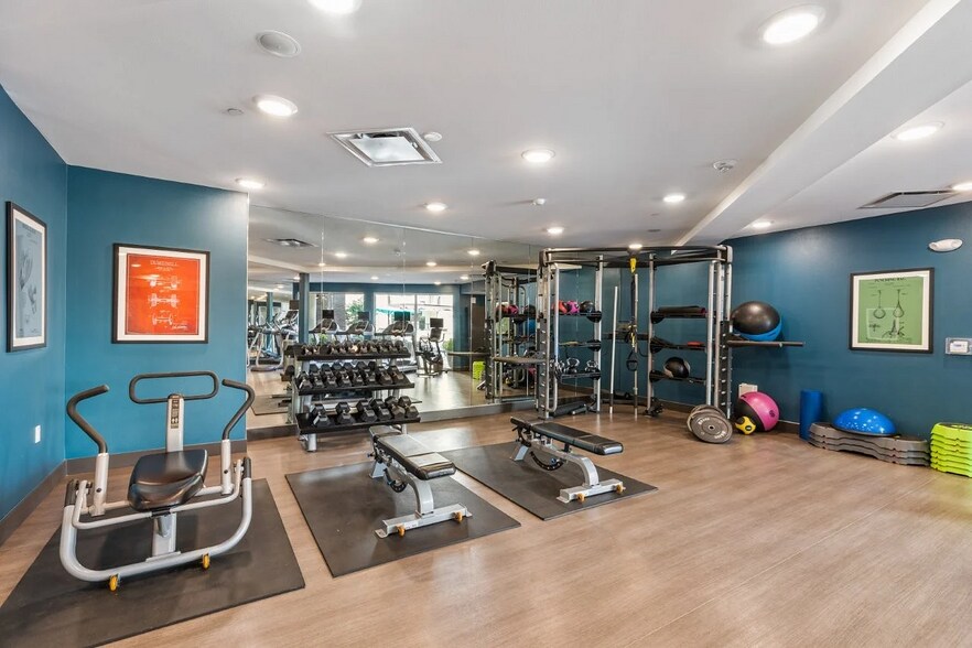 Building Photo - 2900 E 16th Ave