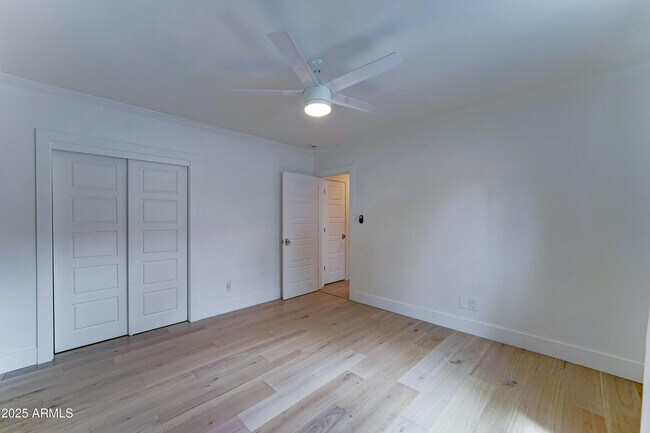 Building Photo - 4331 E Avalon Dr