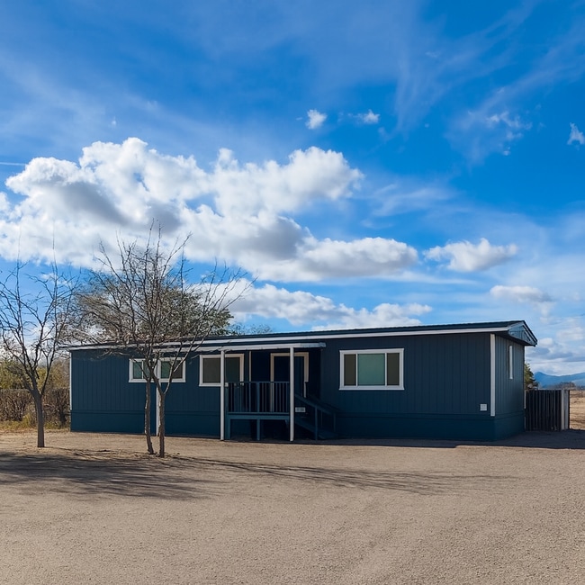 Primary Photo - Charming 3 Bedroom Home