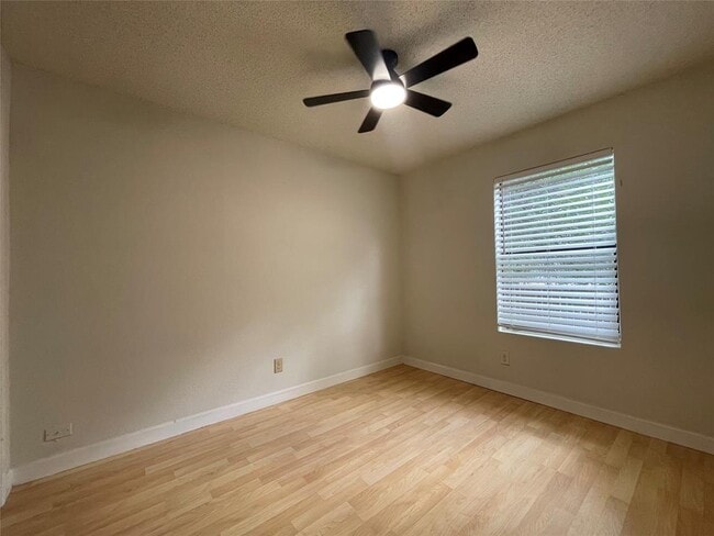 Building Photo - 2031 Redwing Way