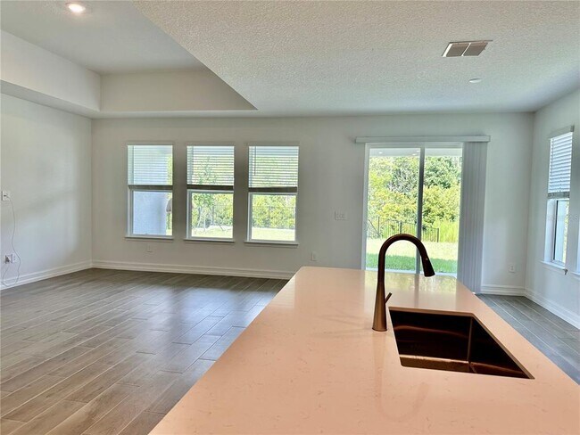 Building Photo - 17797 Grassybend Lp