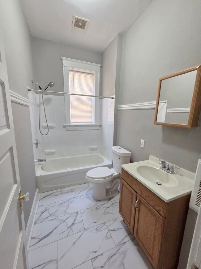 Building Photo - 3129-31 Keokuk St.