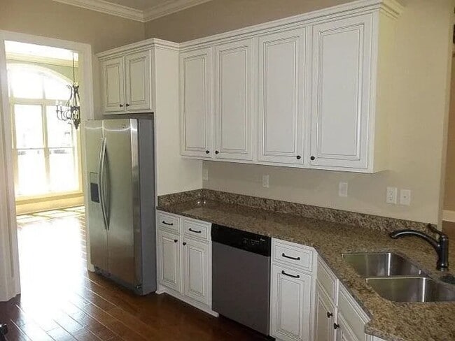 Building Photo - Wonderful 4 Bed, 3.5 Bath with Bonus Room