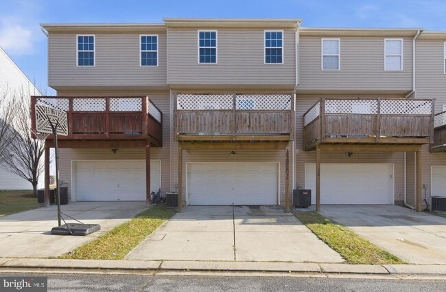 Building Photo - 886 Lowe Rd