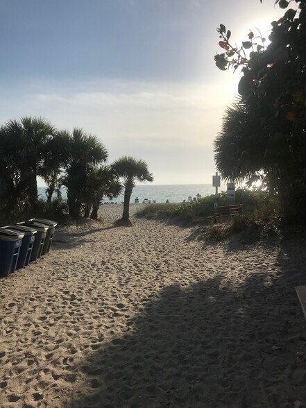 Building Photo - 2440 Manasota Beach Rd