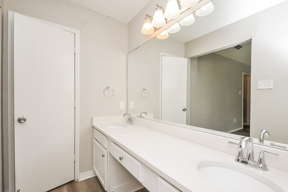 Building Photo - 6221 Valley Forge Ct