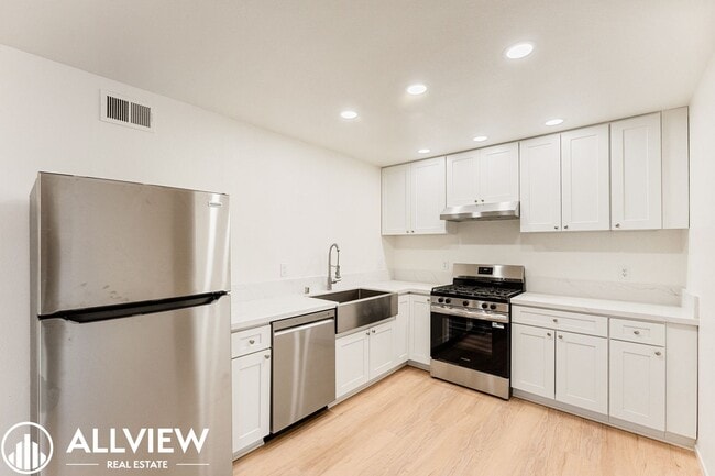 Building Photo - 16572 Sabot Ln