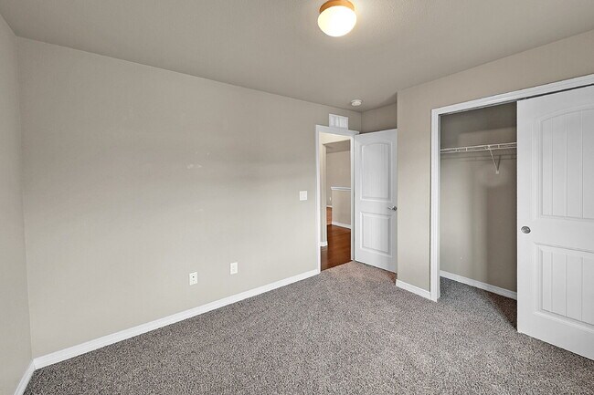 Building Photo - $2,550 - 4 Bed, 3 Bath Home in Colorado Sp...
