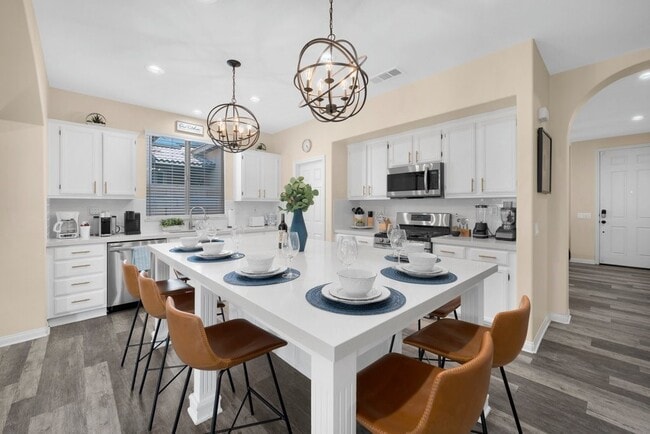 Building Photo - 84066 Olona Ct