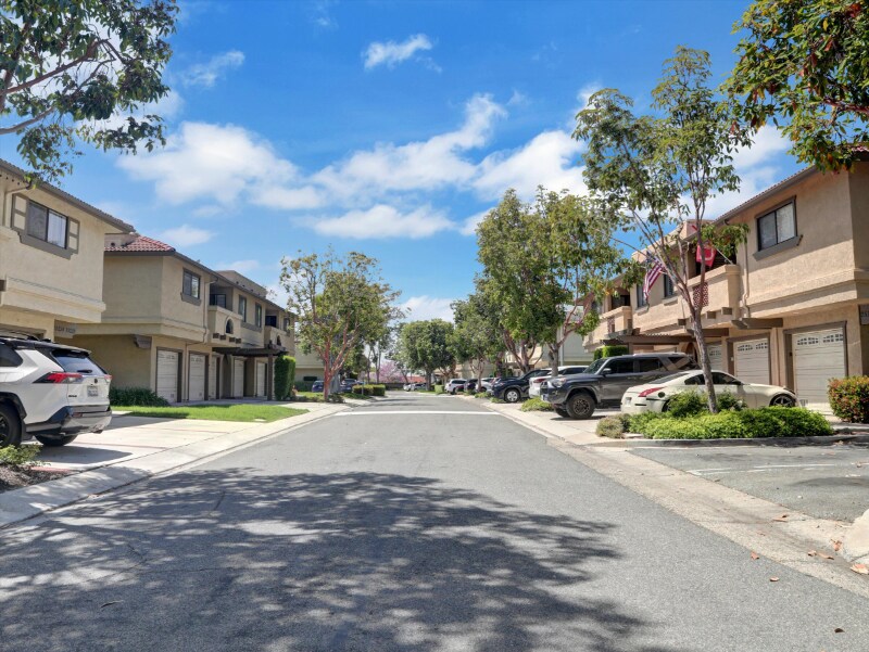 Building Photo - 25244 Birch Grove Ln
