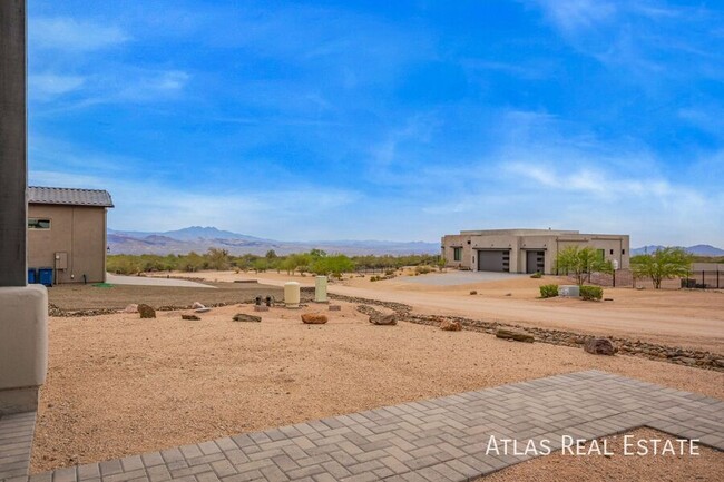 Building Photo - 15532 E Palo Brea Ln