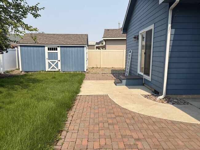 Building Photo - 2949 N Backweight Ln