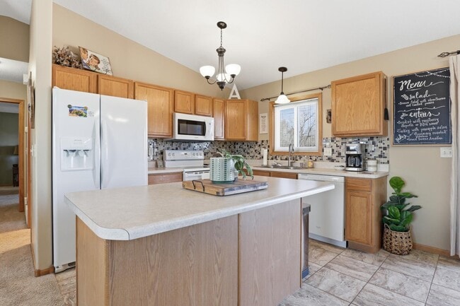Building Photo - 4517 Three Rivers Dr