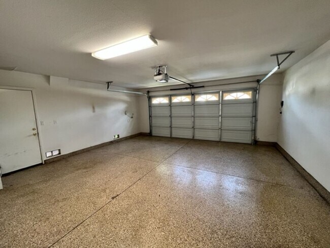 Building Photo - 35582 Penrose Ln