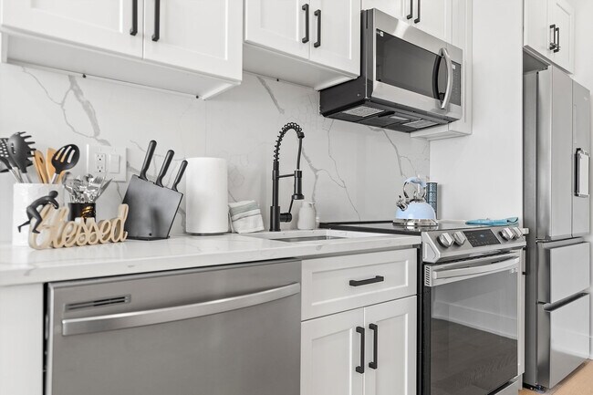 Building Photo - 1726 H St NE