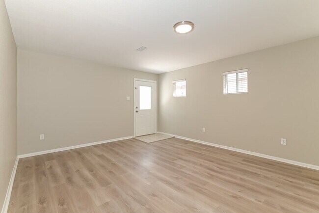 Building Photo - 1012 Desert Retreat Ct