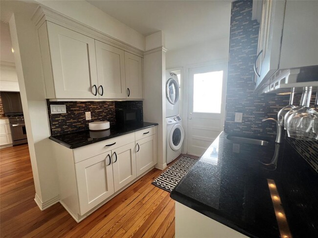 Building Photo - 1511 Chelsea Ln