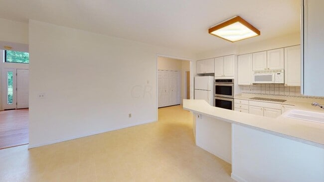Building Photo - 6498 Ringsend Ct