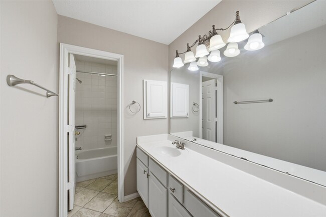 Building Photo - 11030 Desert Springs Cir