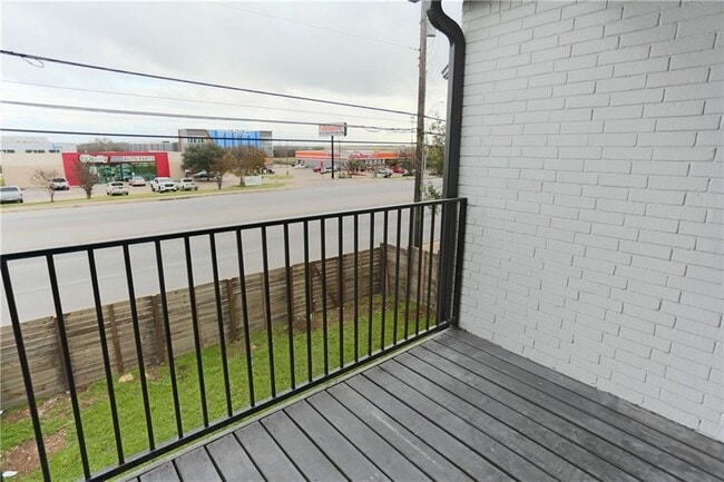 Building Photo - 9504 Menchaca Rd