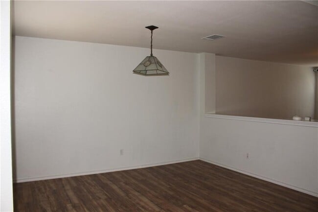 Building Photo - 107 Outfitter Dr