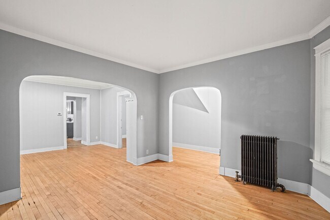 Building Photo - Bartlett Lower