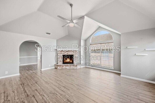 Building Photo - 9311 E 95th Pl