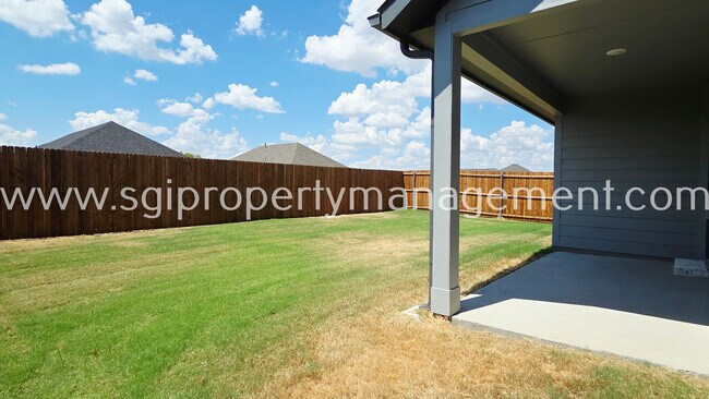 Building Photo - 3604 High Valley Dr