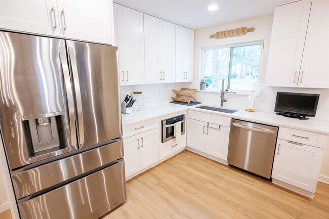 Building Photo - 42 S Waxberry Rd