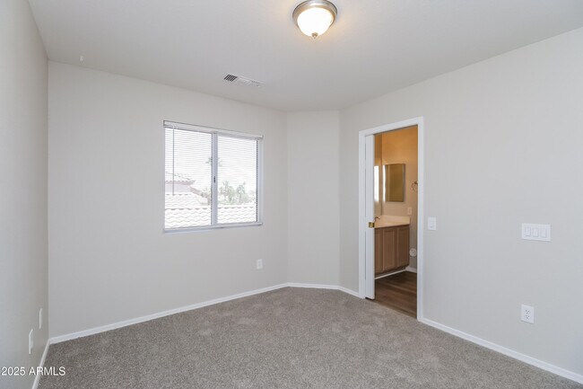 Building Photo - 1280 W Geronimo Pl
