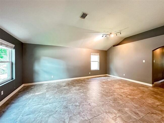 Building Photo - 10010 Bald Ridge Ln