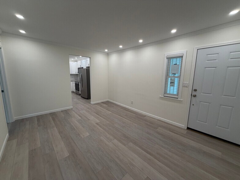 Building Photo - 1156 Orange Ave