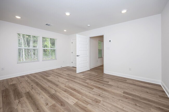 Building Photo - 3711 Olivia Dr