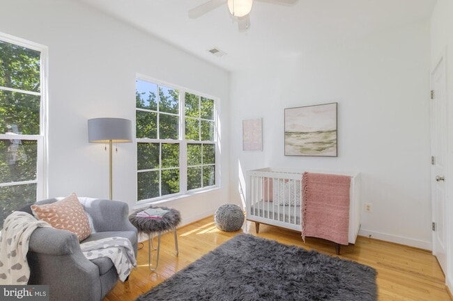 Building Photo - 4548 Longfellow St