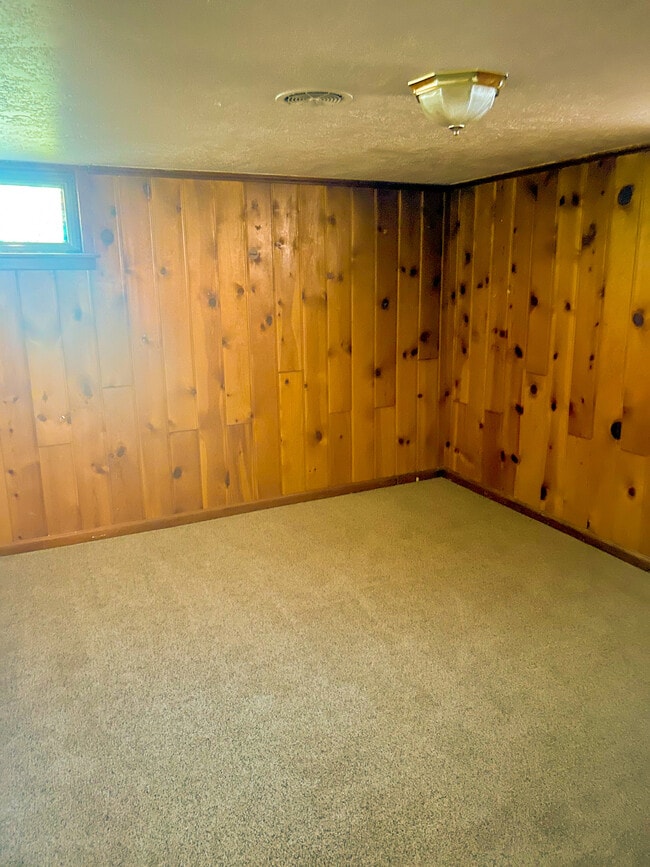 Building Photo - 1721 S Shoshone St