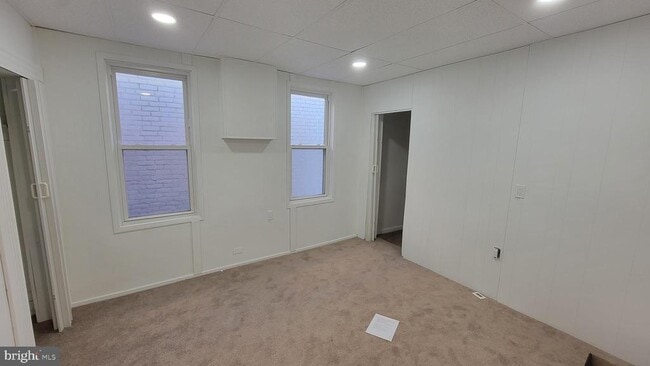 Building Photo - 329 Bedford St