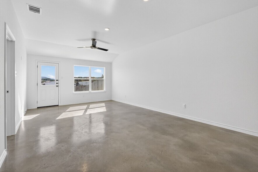 Building Photo - 1255 Concord Dr