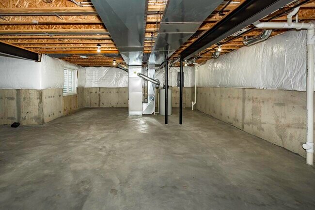 Building Photo - 50236 Amberwood Rd