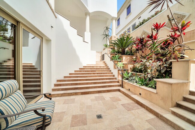 Building Photo - 30 Ritz Cove Dr