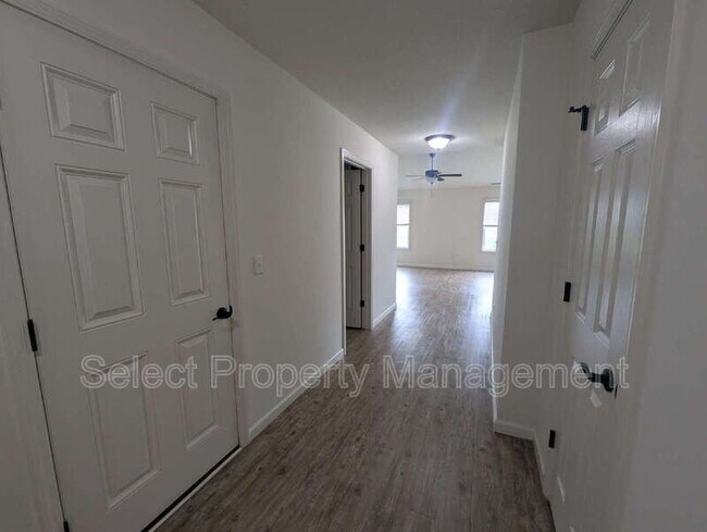 Building Photo - 2118 Blue Spring Run