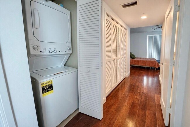 Building Photo - 7280 SW 90th St