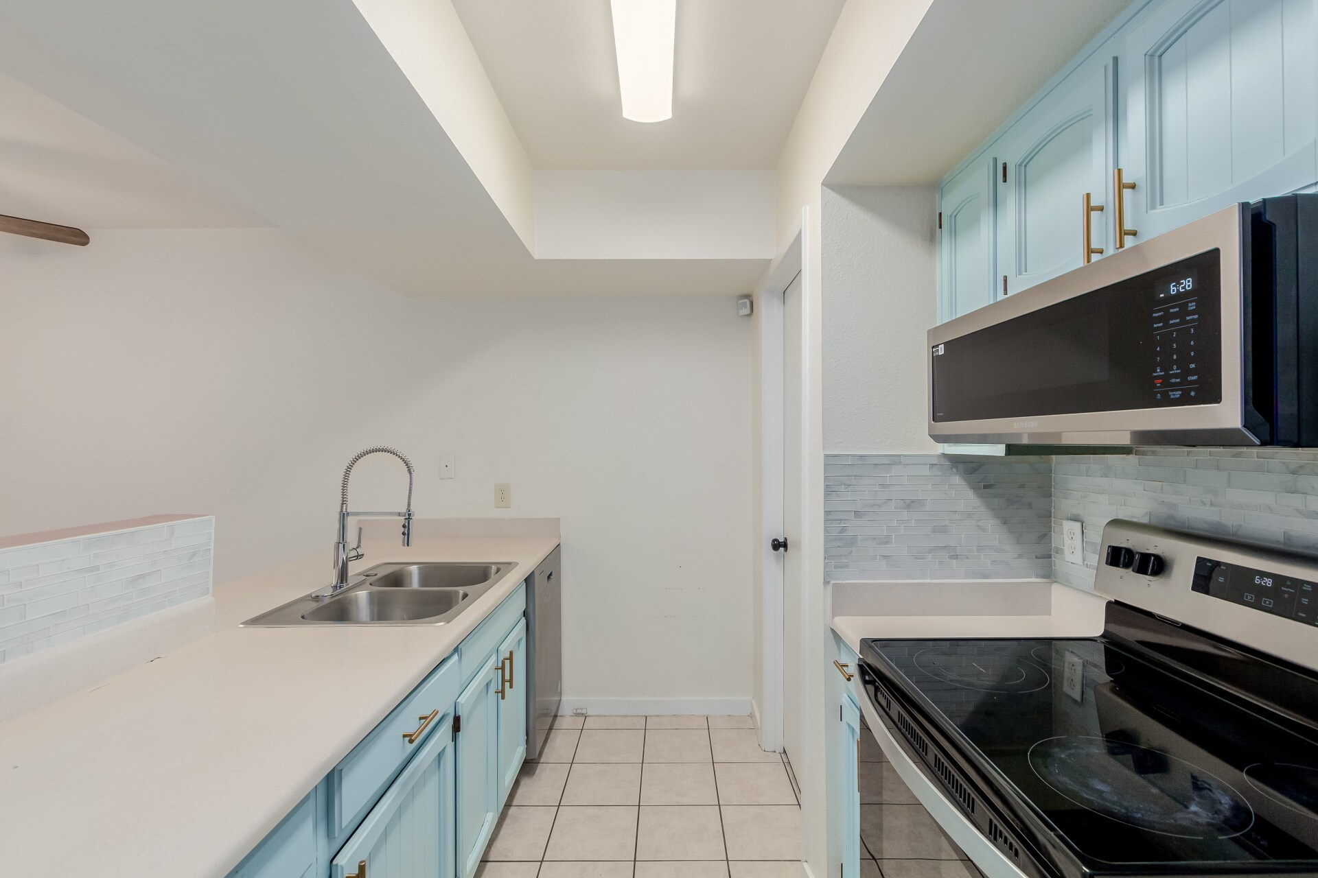 Building Photo - 925 W Peoria Ave