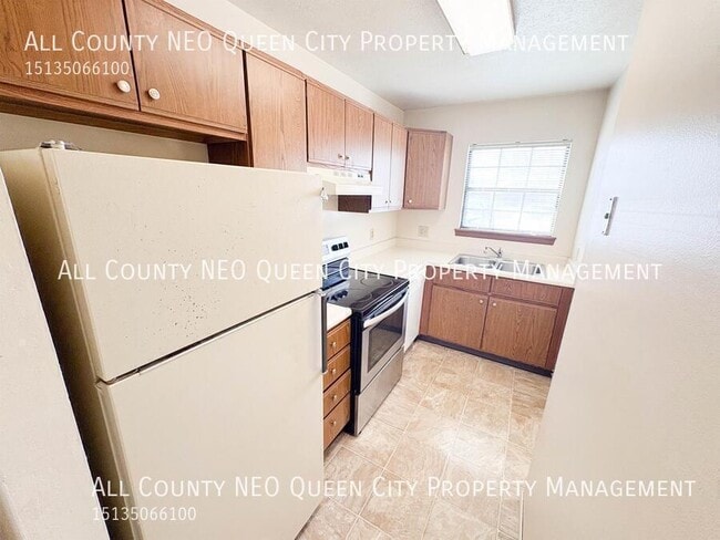 Building Photo - 2745 Brookshire Ln